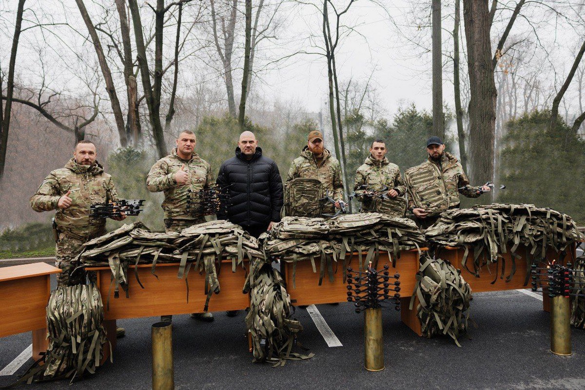 Дніпропетровщина передала на фронт чергову допомогу для благодійників: фото