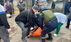 Удар по центральному ринку у Нікополі: збільшилася кількість поранених, одна жінка у критичному стані