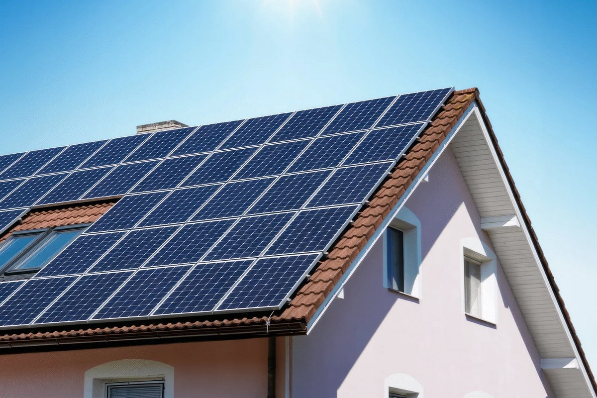 Щоб зменшити залежність від енергопостачання: мешканців Дніпропетровщини спонукатимуть встановлювати сонячні панелі 1 Щоб зменшити залежність від енергопостачання: мешканців Дніпропетровщини спонукатимуть встановлювати сонячні панелі