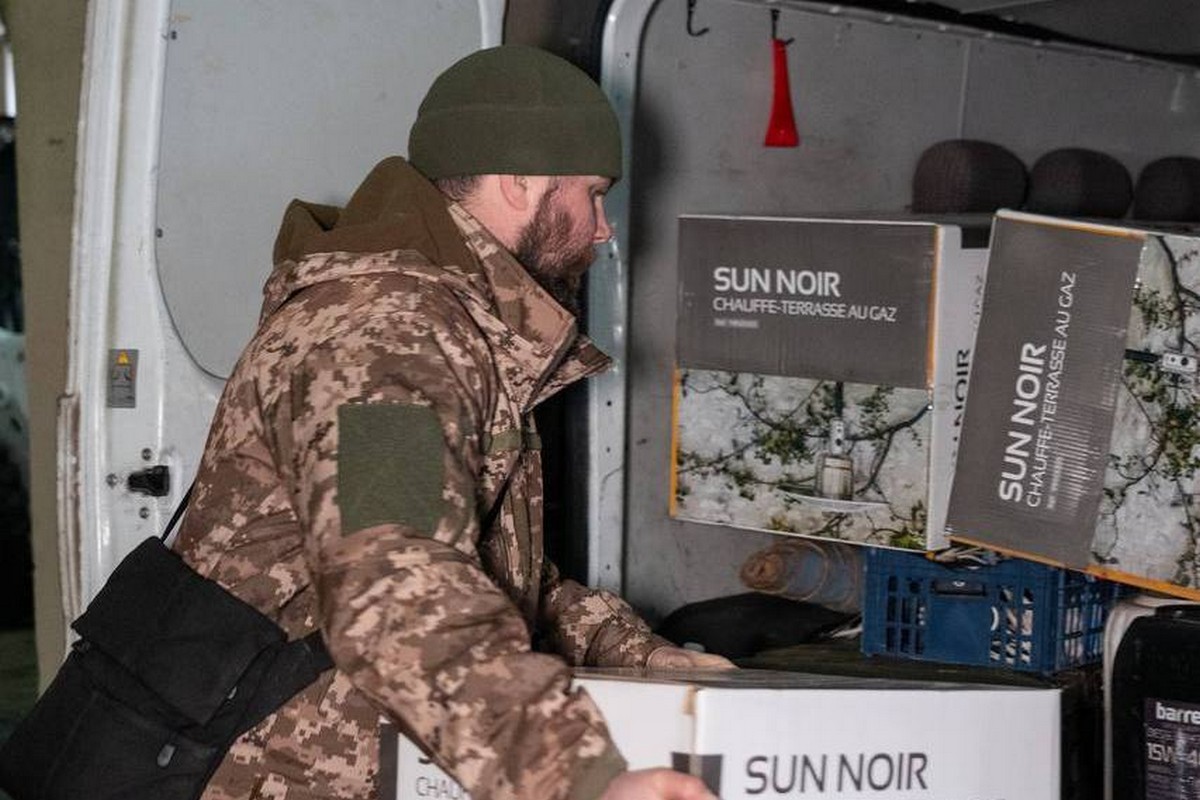 Дніпропетровщина передала Захисникам обігрівачі, турнікети і бинти від благодійників (фото) 1 Залишатися чи виїжджати із прифронтових громад? Відповів начальник Дніпропетровської облради