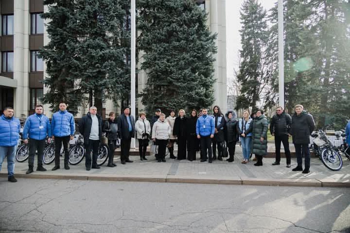 Соцпрацівники у Покрові отримали електровелосипеди