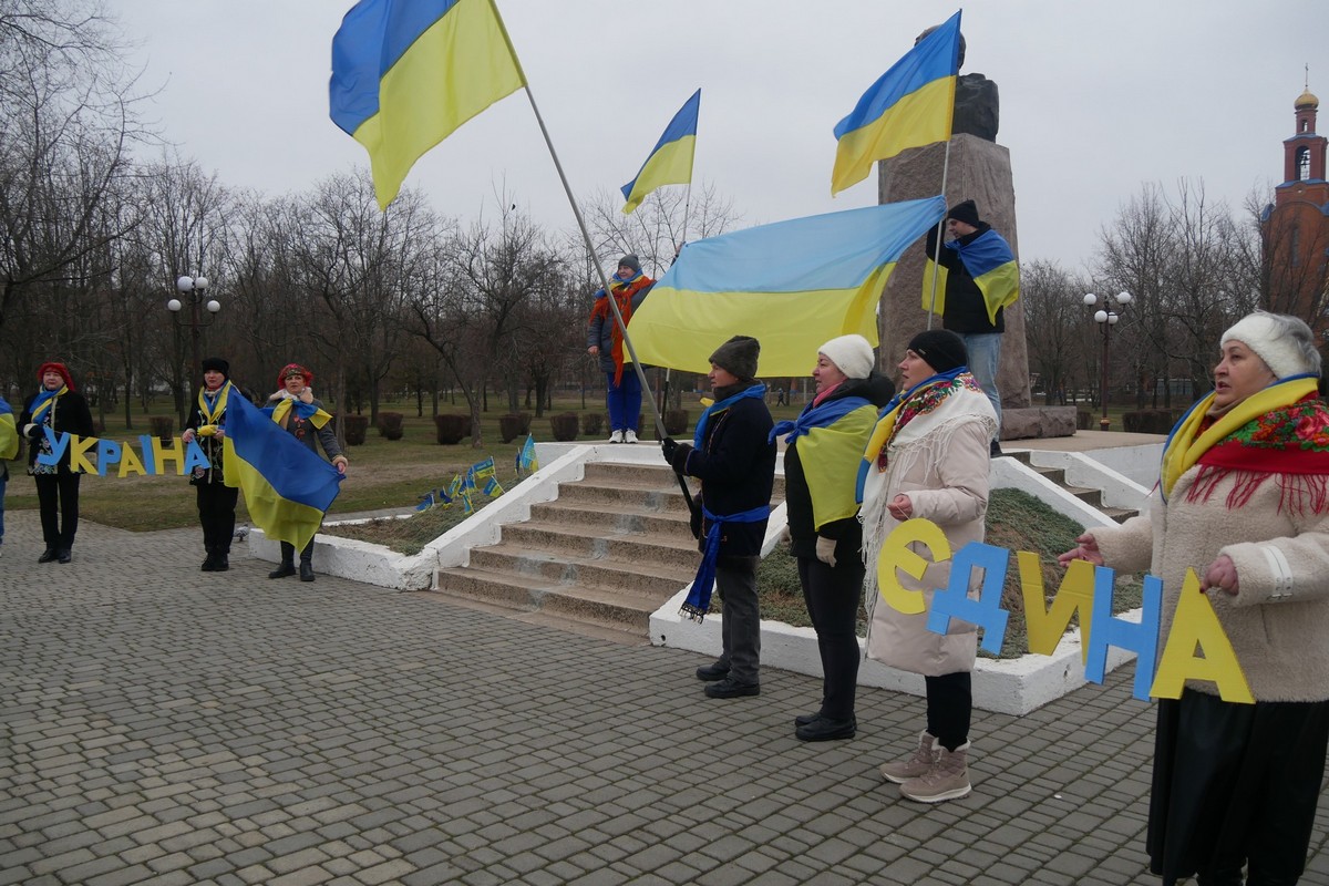 У Покрові сьогодні провели заходи до дня Соборності України