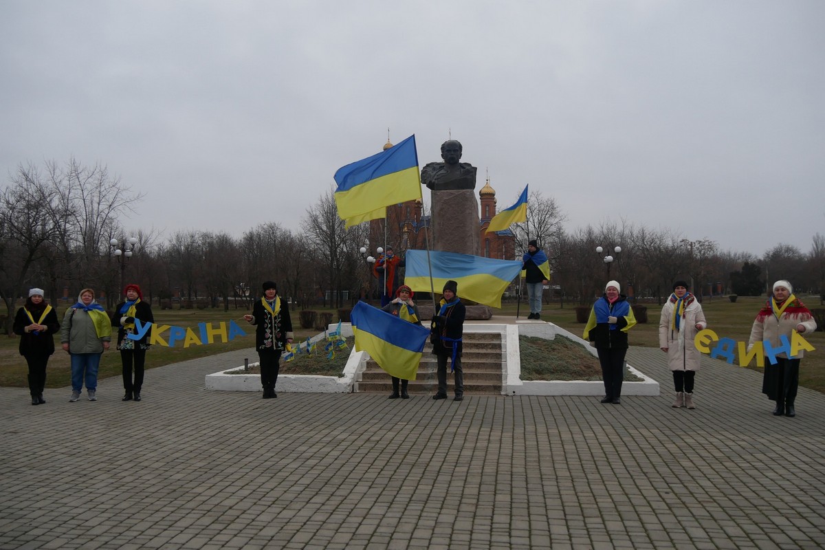 У Покрові сьогодні провели заходи до дня Соборності України