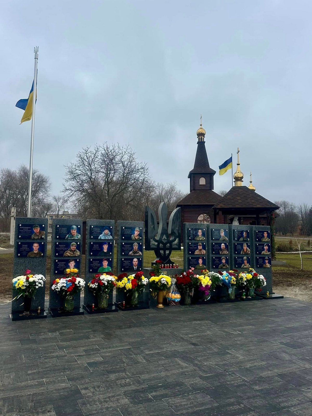 Благочинний Нікополя та району взяв участь у відкритті меморіалу Слави (фото)