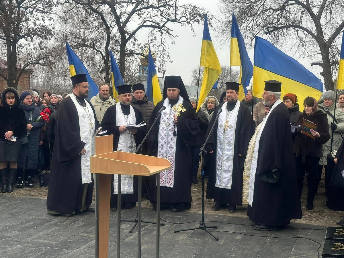 Благочинний Нікополя та району взяв участь у відкритті меморіалу Слави (фото) 6