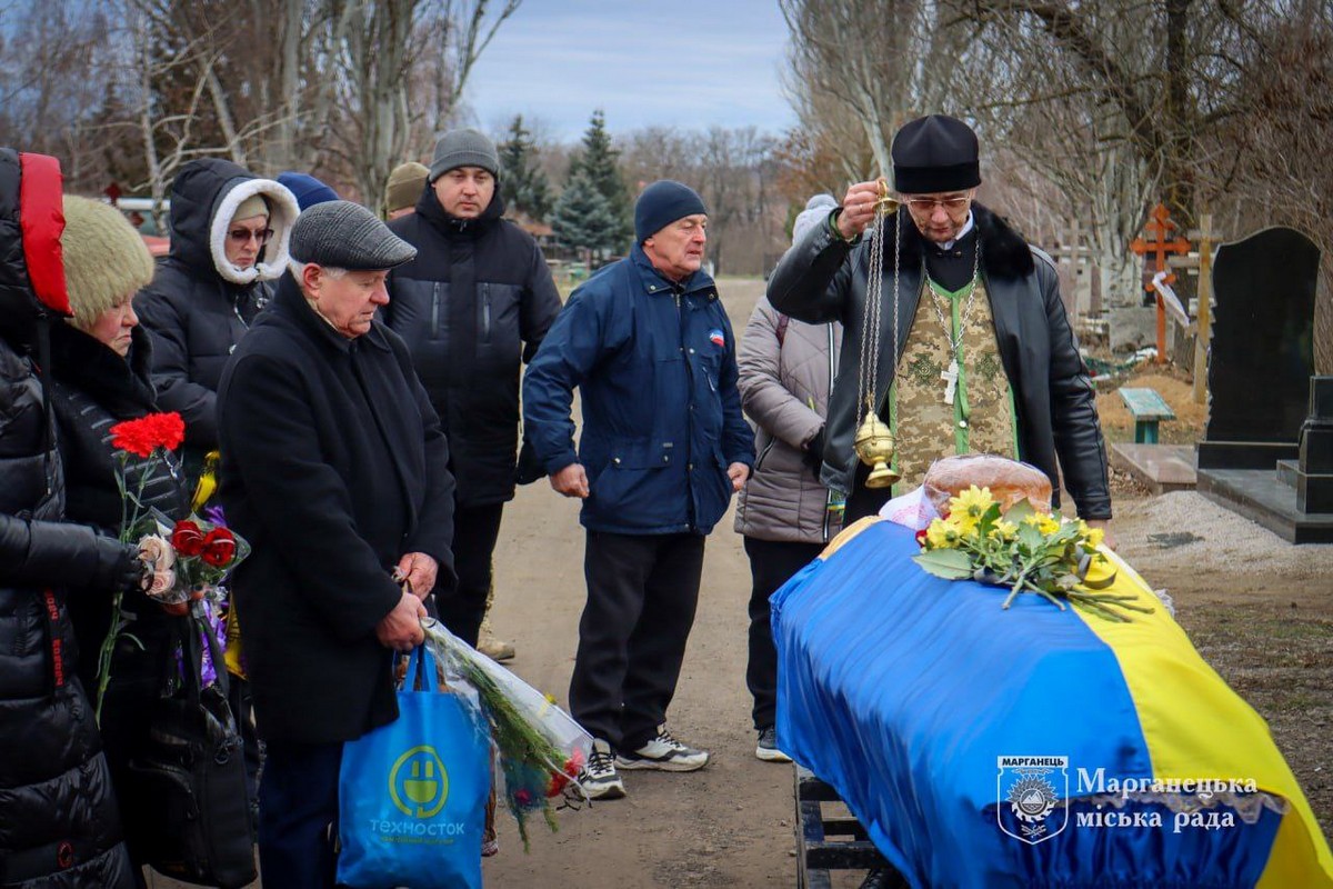 Нікопольщина провела в останню путь полеглого Захисника (фото) 3