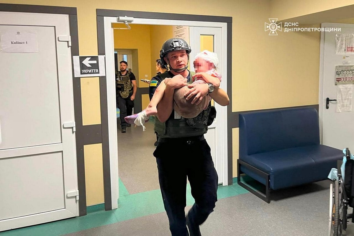 Рятувальник з Нікополя розповів про складний рік роботи у прифронтовому місті (фото) 2