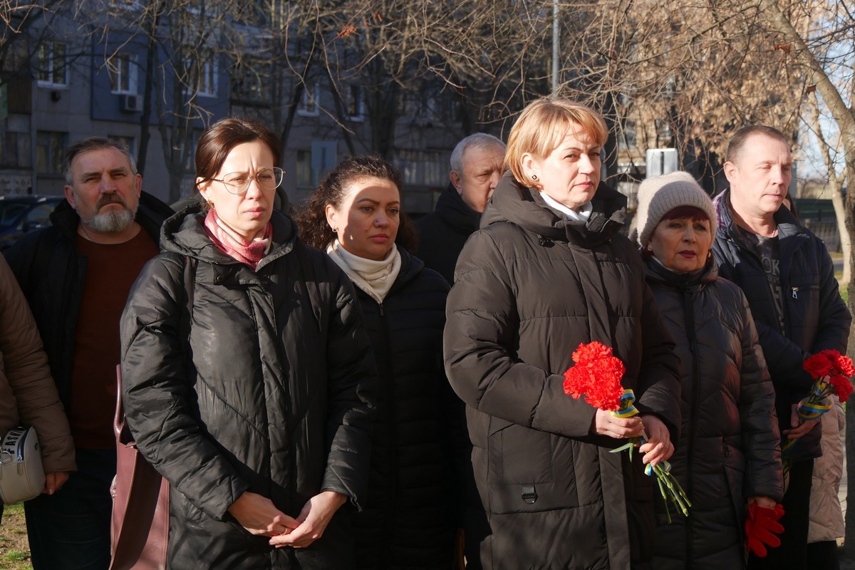 У Покрові відкрили меморіальну дошку загиблому Захиснику Андрію Приходьку 8