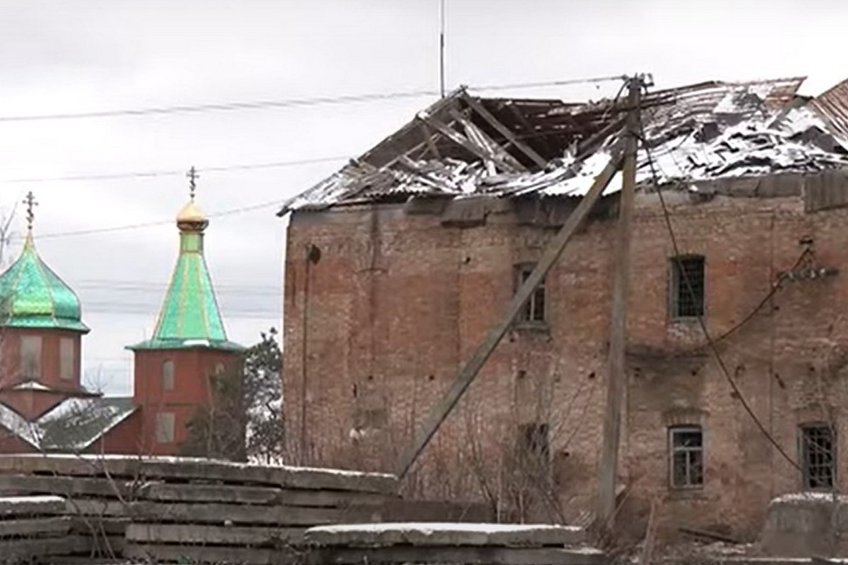 КАБи по Дніпропетровщині: репортаж з атакованого села в проєкті «Воєнкор» на 11-му