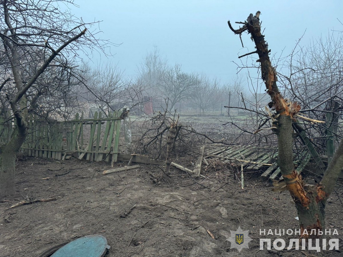 Фото наслідків обстрілів Нікополя і Синельниківщини