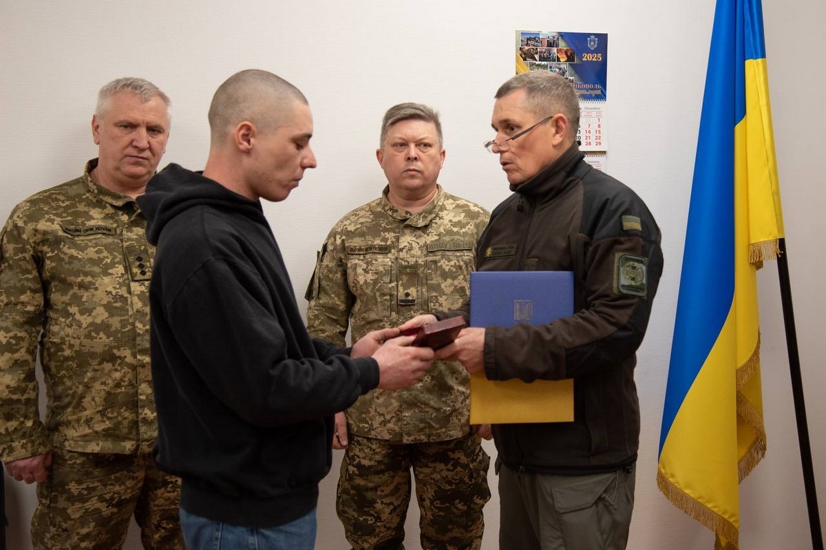 Полеглих Захисників з Нікополя відзначено державними нагородами: відзнаки отримали рідні