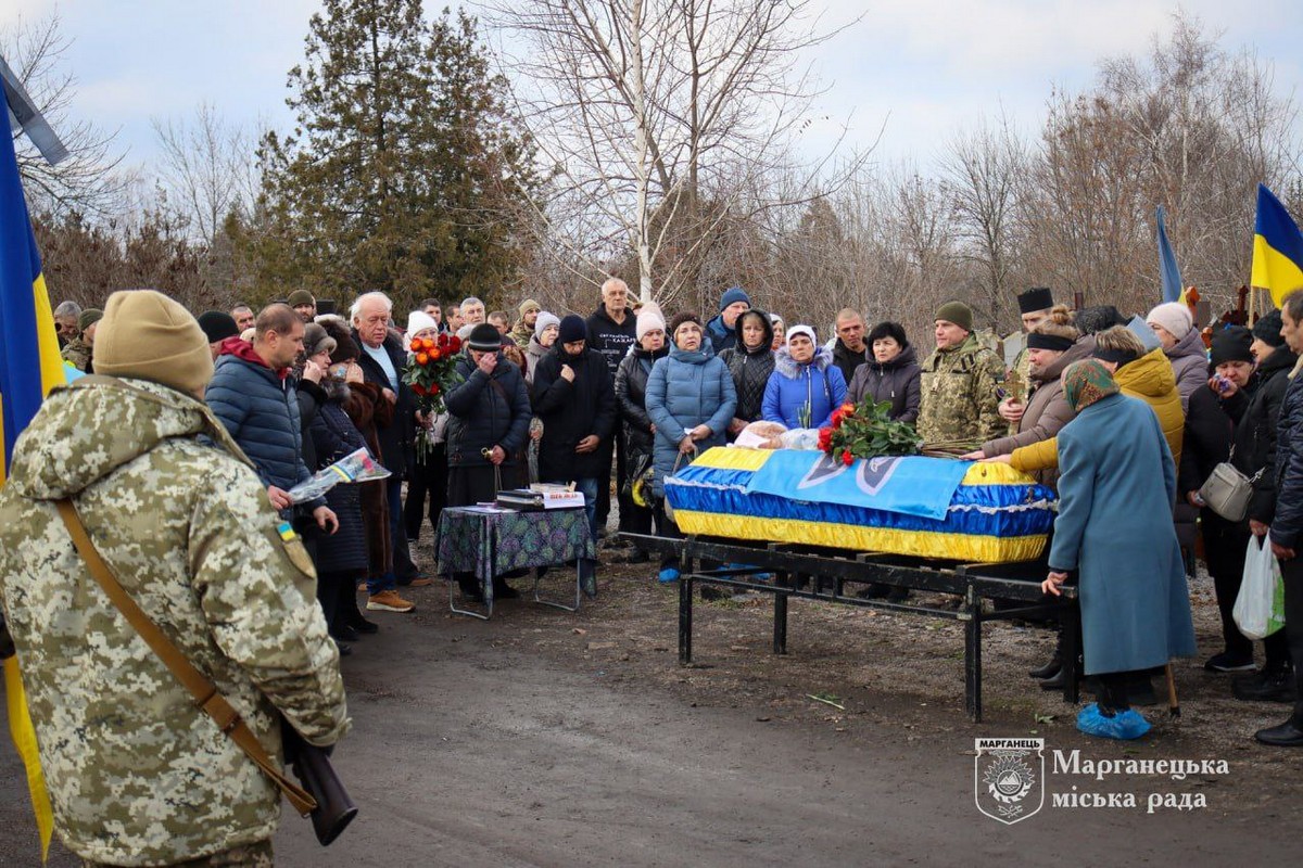 На Нікопольщині сьогодні провели в останню путь Героя