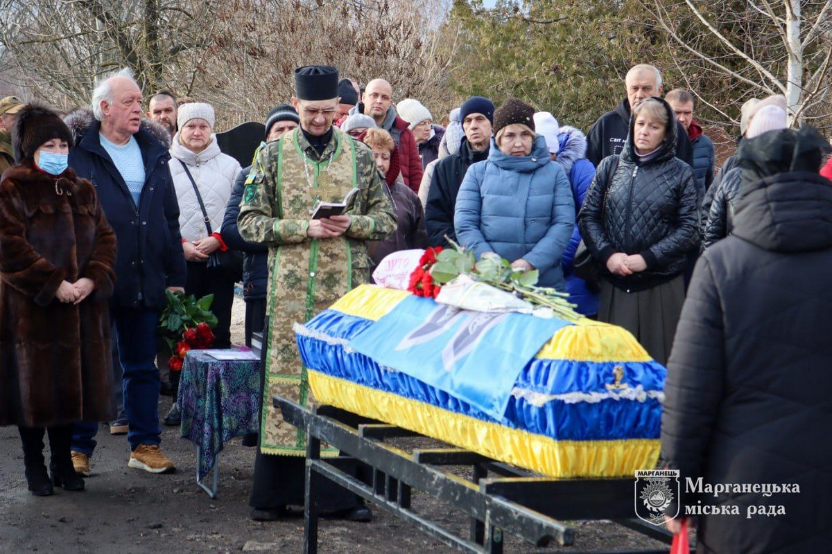 На Нікопольщині сьогодні провели в останню путь Героя