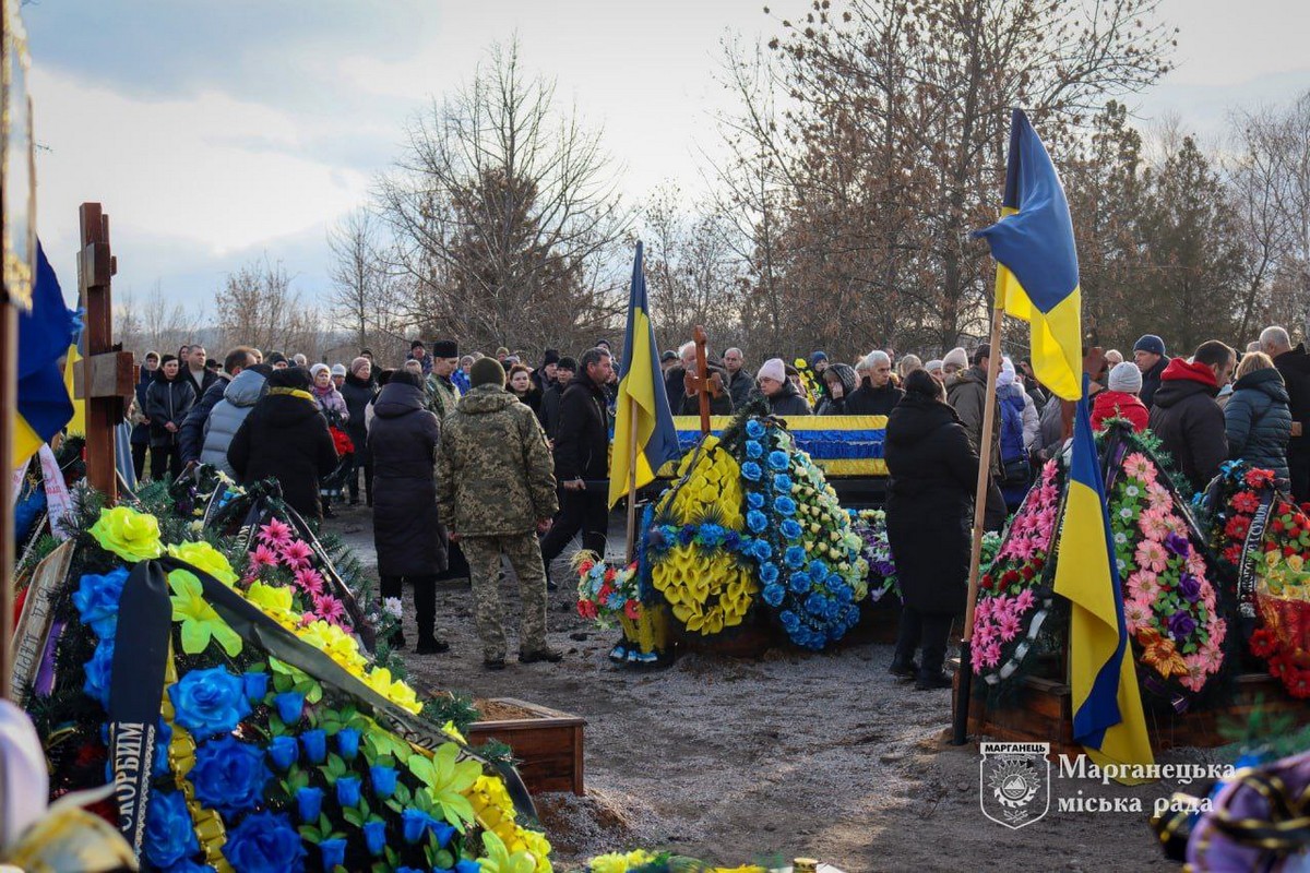 На Нікопольщині сьогодні провели в останню путь Героя