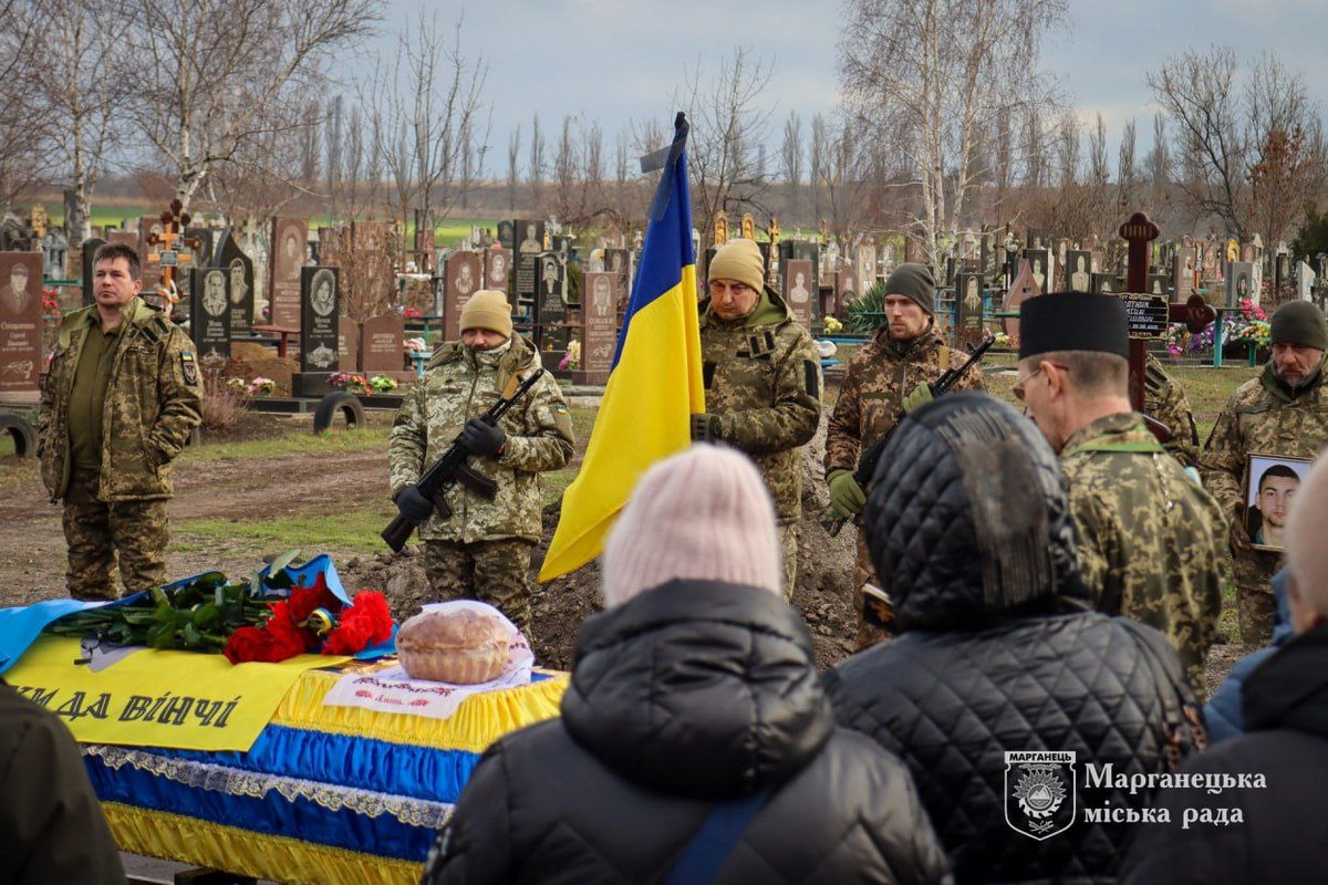 На Нікопольщині сьогодні провели в останню путь Героя