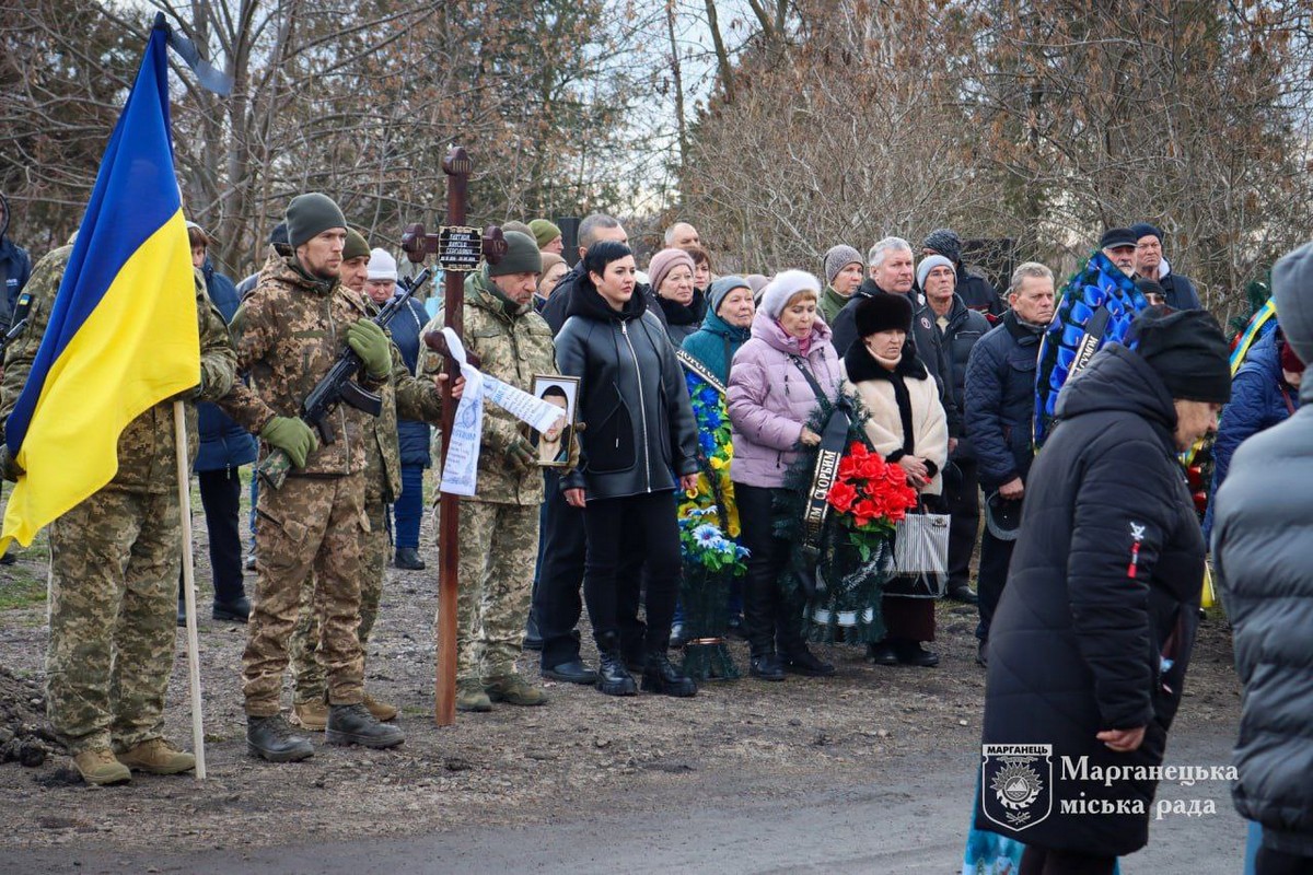 На Нікопольщині сьогодні провели в останню путь Героя