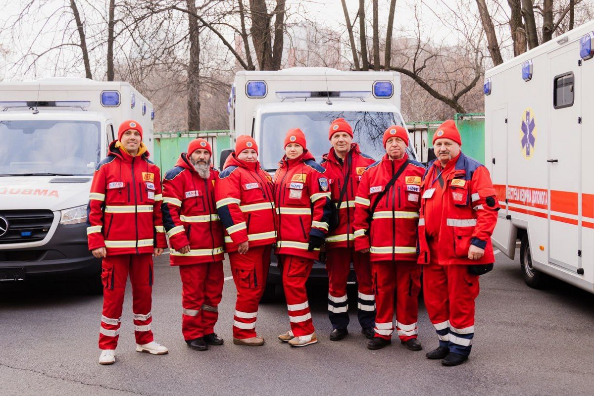 «Екстренка» Дніпропетровщини отримала три новенькі реанімобілі: фото