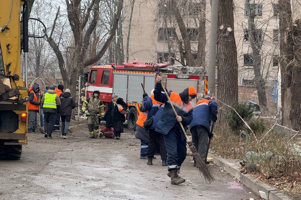 Фото наслідків удару по Кривому Рогу