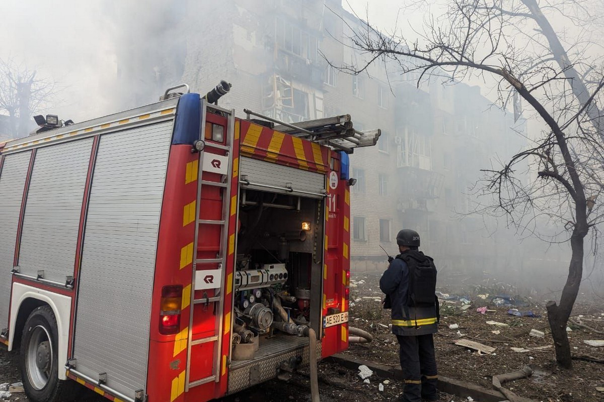 Фото наслідків удару по Кривому Рогу