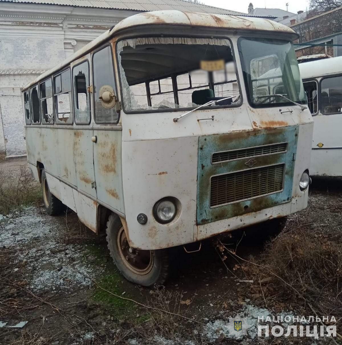 На Нікопольщині понівечено підприємство і автобуси, у Дніпрі і Самарівському районі будинки – поліція про наслідки ворожих атак