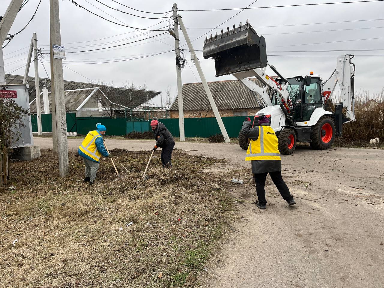 Вже давно відчули позитивні зміни: у Червоногригорівській громаді комунальники наводять лад на вулицях (фото)