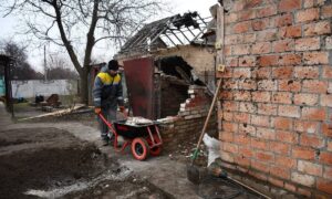 У Нікополі за добу поранено двох людей і понівечено 13 будинків – міськрада