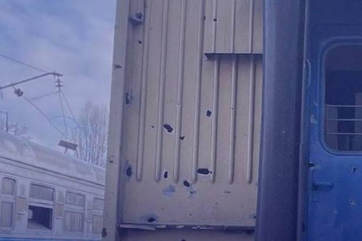 Ворог обстріляв депо на Дніпропетровщині: у Нікополі повідомляли про атаку у напрямку вокзалу 1 Ворог обстріляв депо на Дніпропетровщині: у Нікополі повідомляли про атаку у напрямку вокзалу