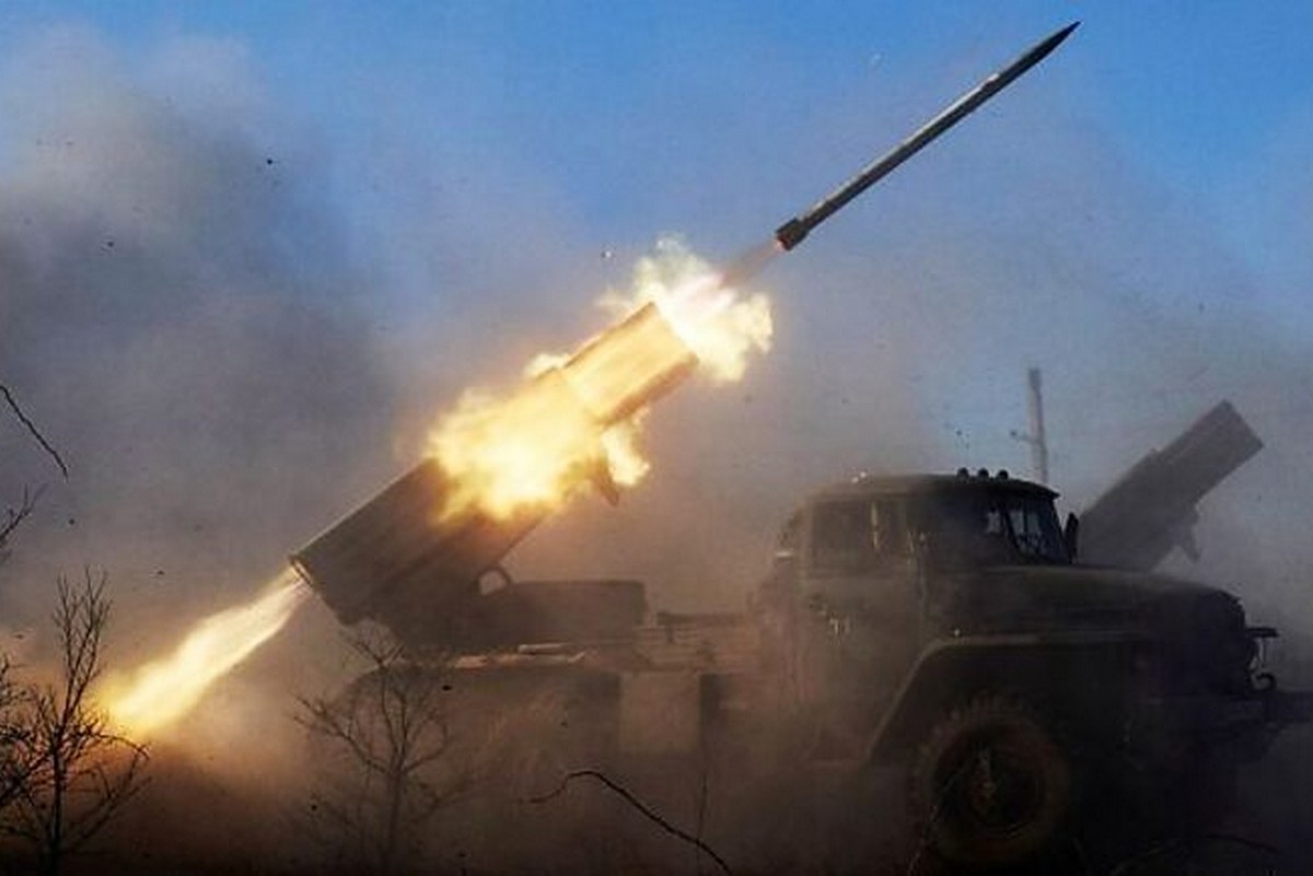 Ворог обстріляв Нікопольщину з РСЗВ "Град" в ніч на 27 лютого, в області працювала ППО