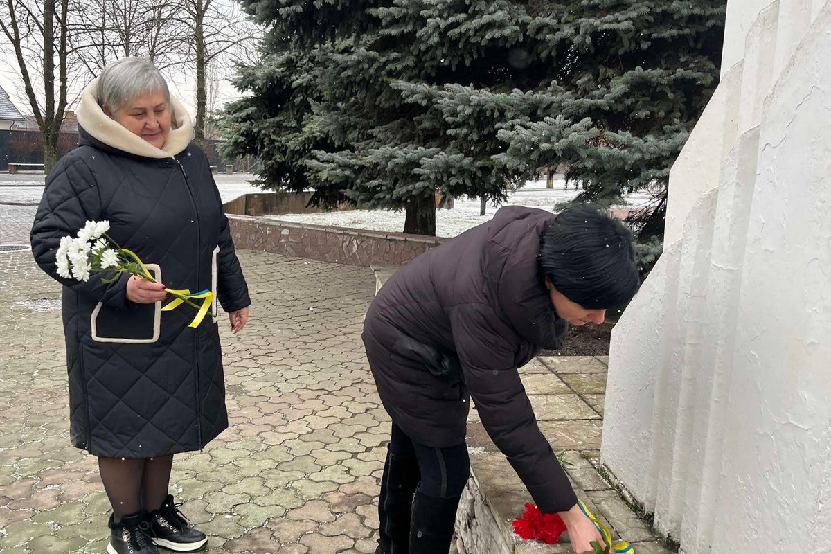 Покров сьогодні відзначає 81-шу річницю звільнення від нацистських загарбників (фото)