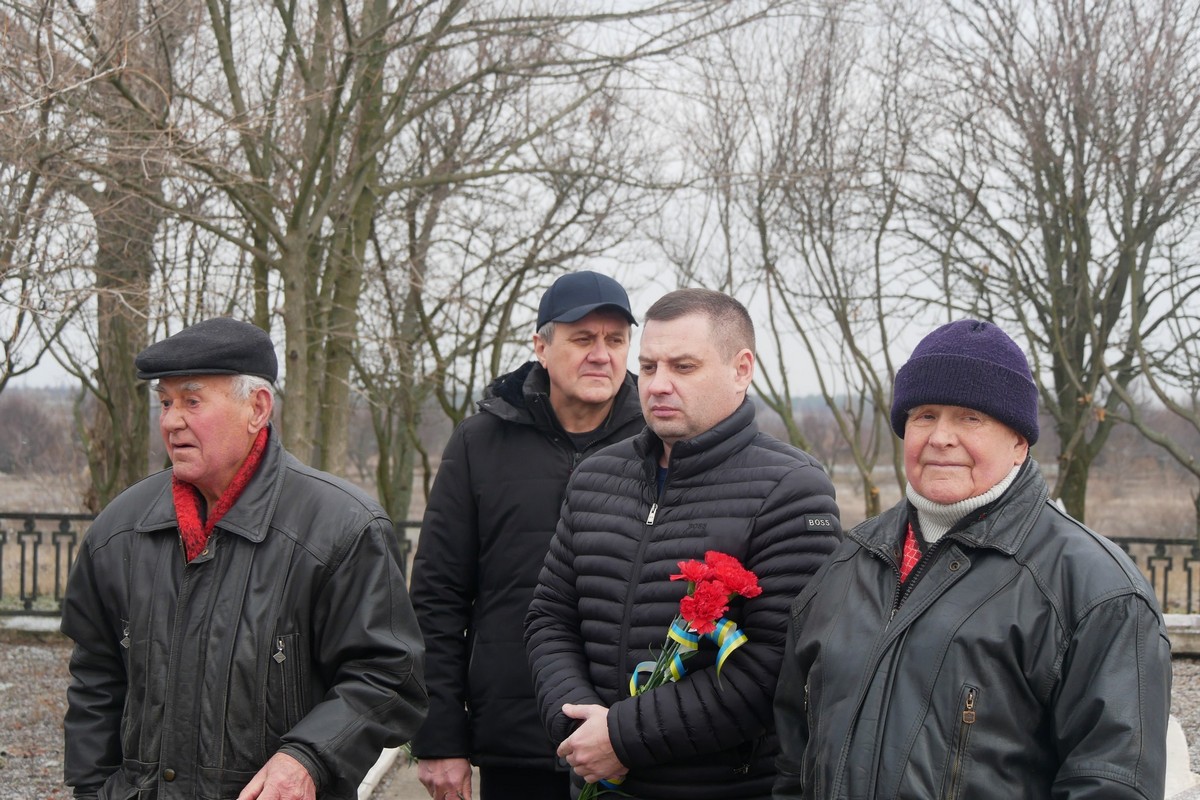 Покров сьогодні відзначає 81-шу річницю звільнення від нацистських загарбників (фото)