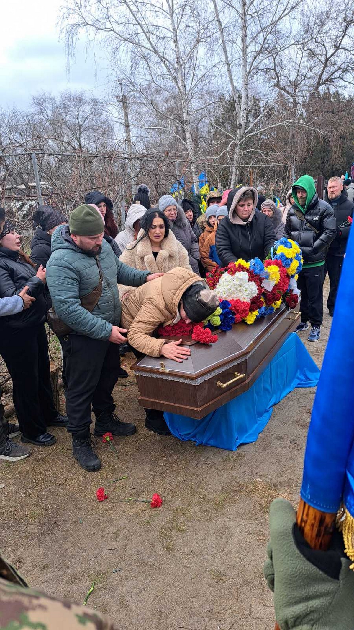 На Нікопольщині сьогодні провели в останню путь Героя (фото)