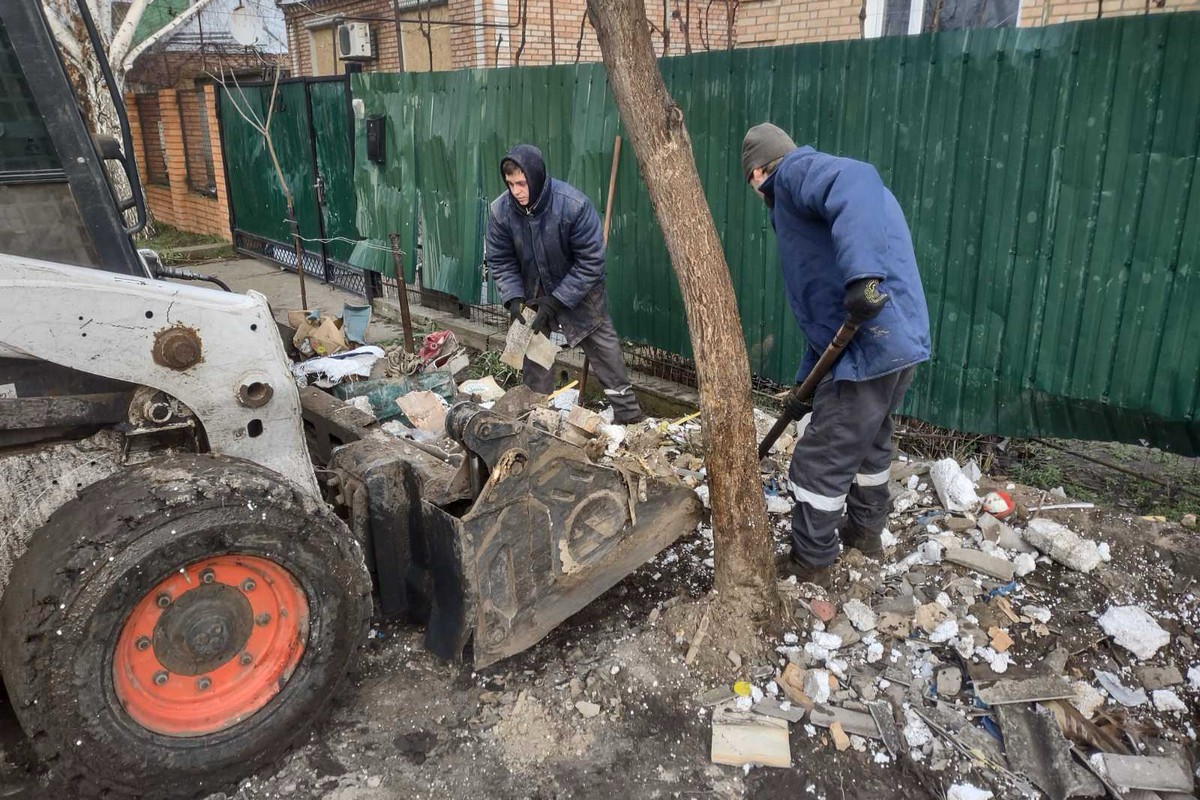 Усунення наслідків обстрілів у Нікополі - пріоритет