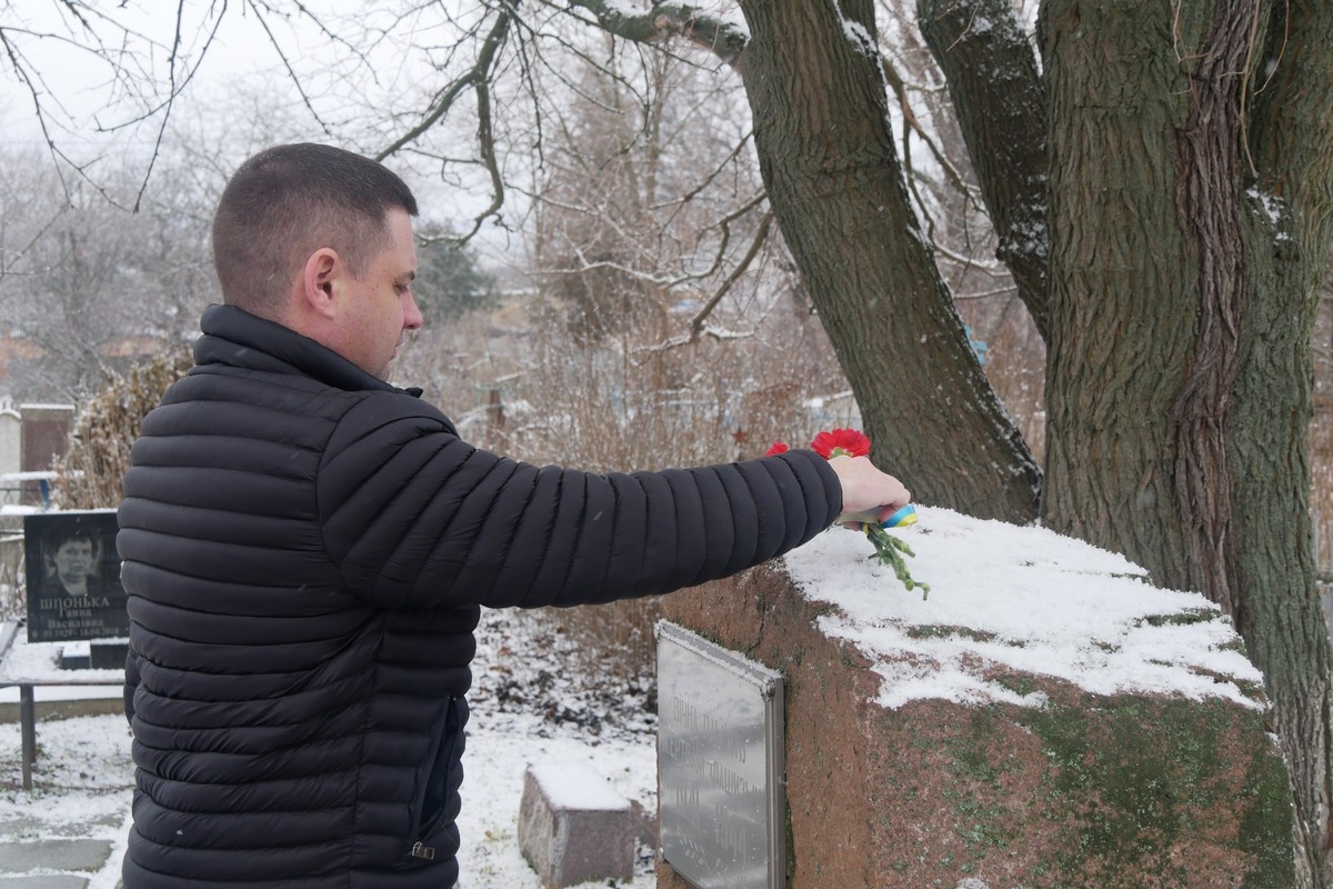 Покров сьогодні відзначає 81-шу річницю звільнення від нацистських загарбників (фото)