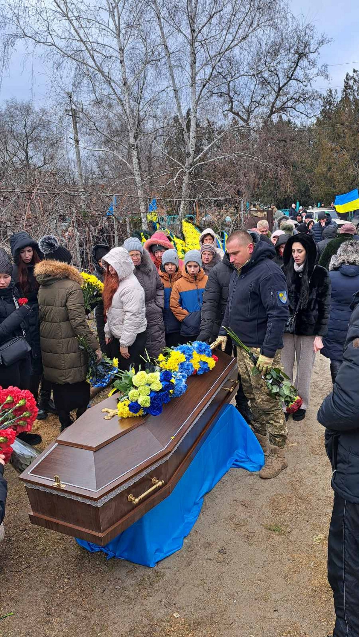 На Нікопольщині сьогодні провели в останню путь Героя (фото)