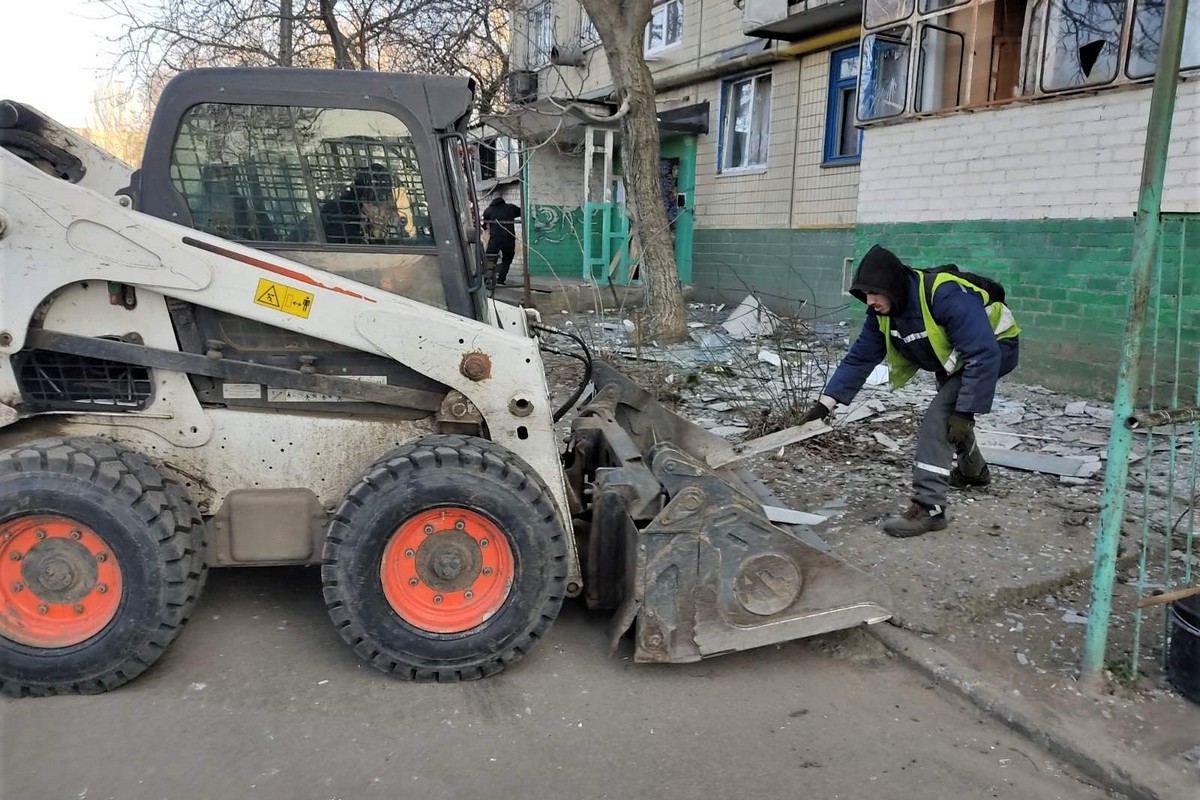 Лише за два дні у Нікополі понівечено 36 будинків: фото