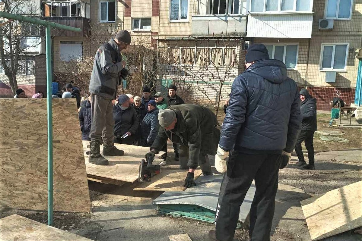 У Нікополі ремонтують дощоприймач, встановлюють габіони, усувають наслідки атак (фото)