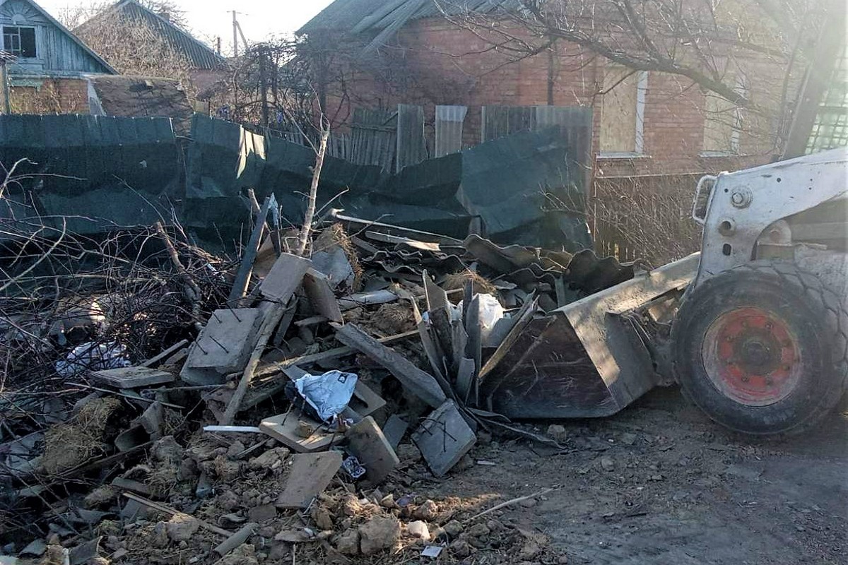 У Нікополі ремонтують дощоприймач, встановлюють габіони, усувають наслідки атак (фото)