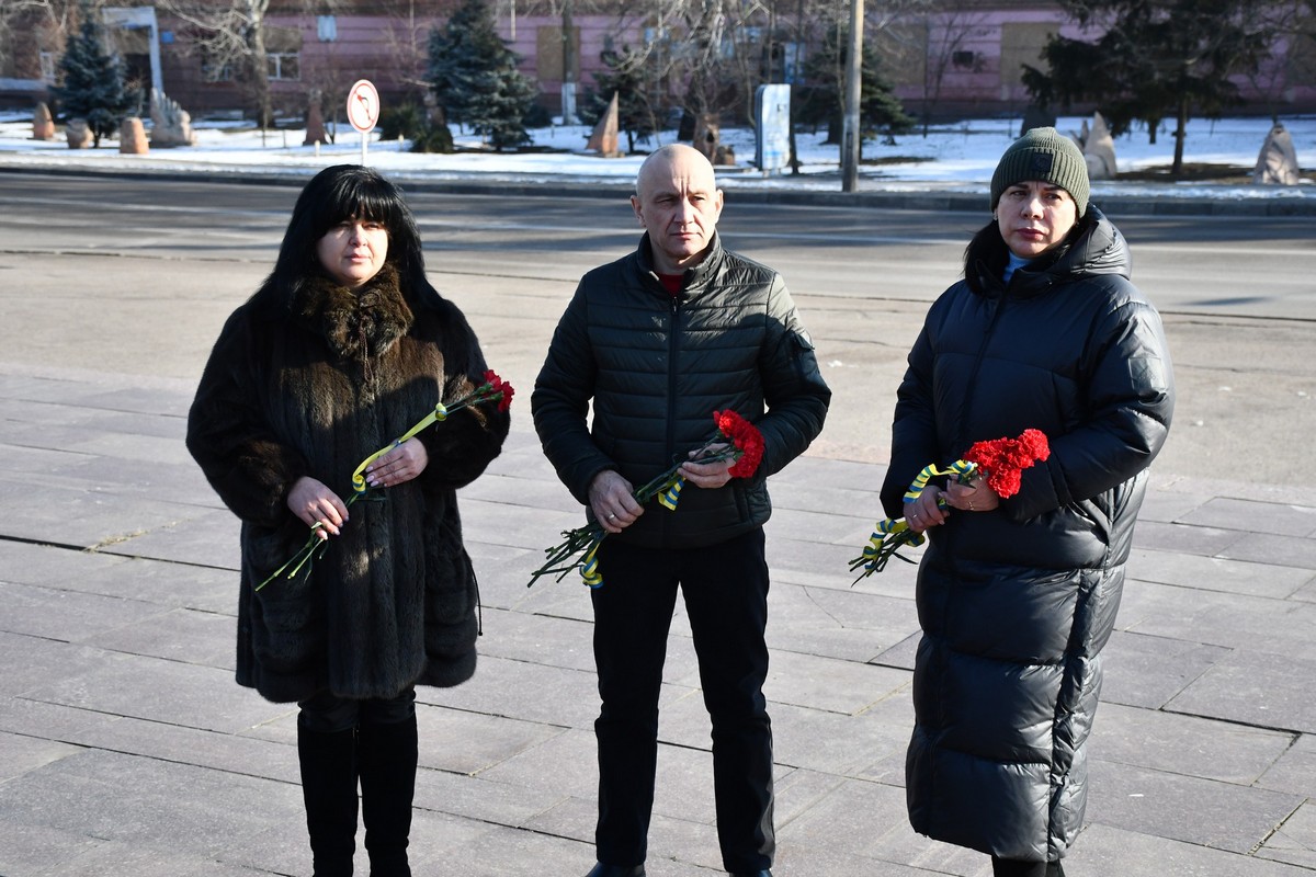 У Нікополі сьогодні вшанували пам'ять героїв Революції Гідності 1 У Нікополі сьогодні вшанували пам'ять героїв Революції Гідності