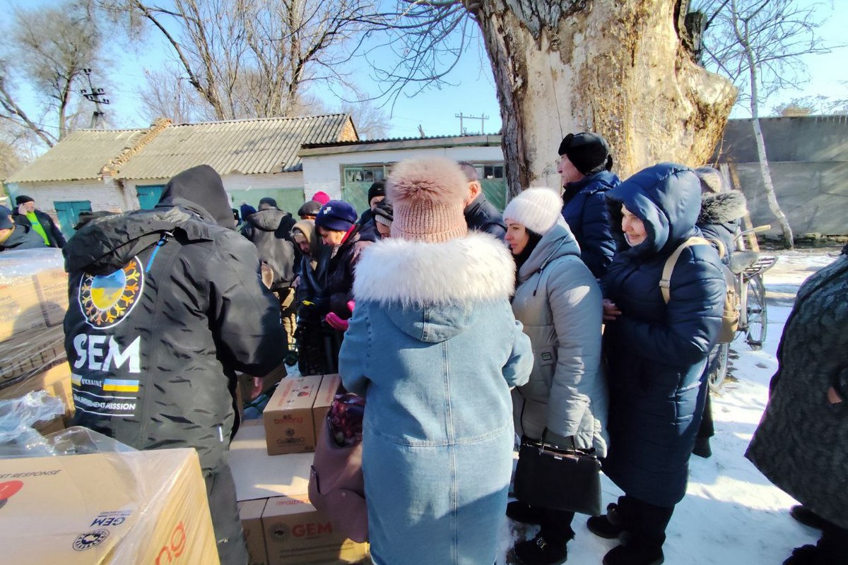 У Томаківці родини з дітьми та особи з інвалідністю отримали продуктові набори від GEM (фото)