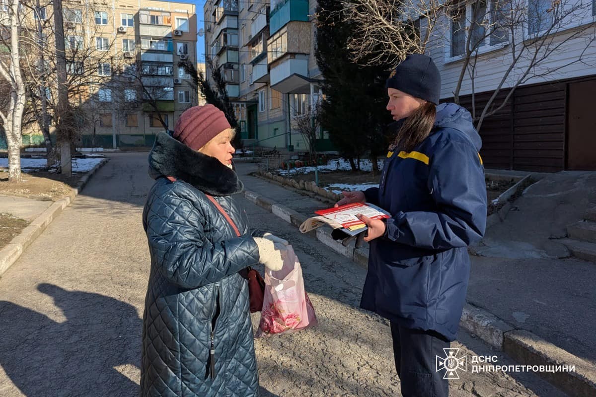 На вулицях Нікополя провели бесіди з мешканцями щодо пожежної безпеки