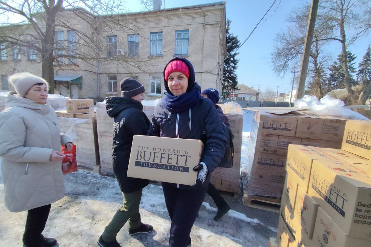 У Томаківці родини з дітьми та особи з інвалідністю отримали продуктові набори від GEM (фото)