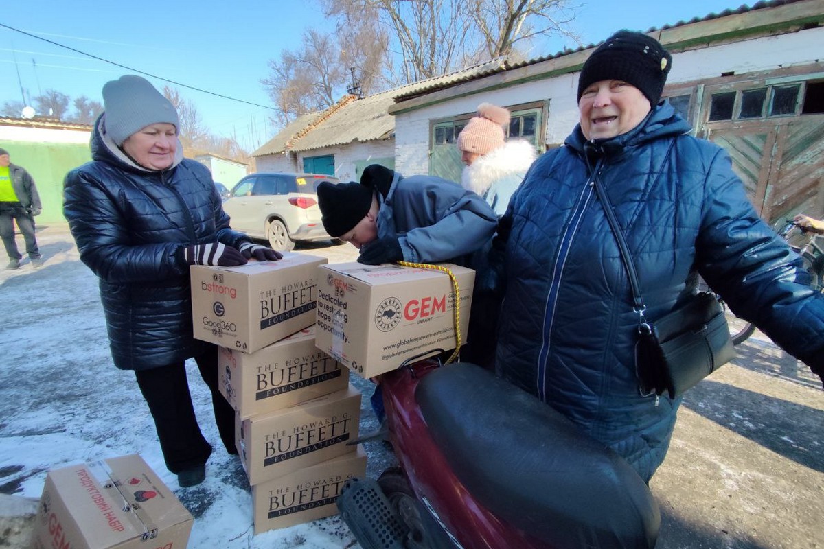 У Томаківці родини з дітьми та особи з інвалідністю отримали продуктові набори від GEM (фото)