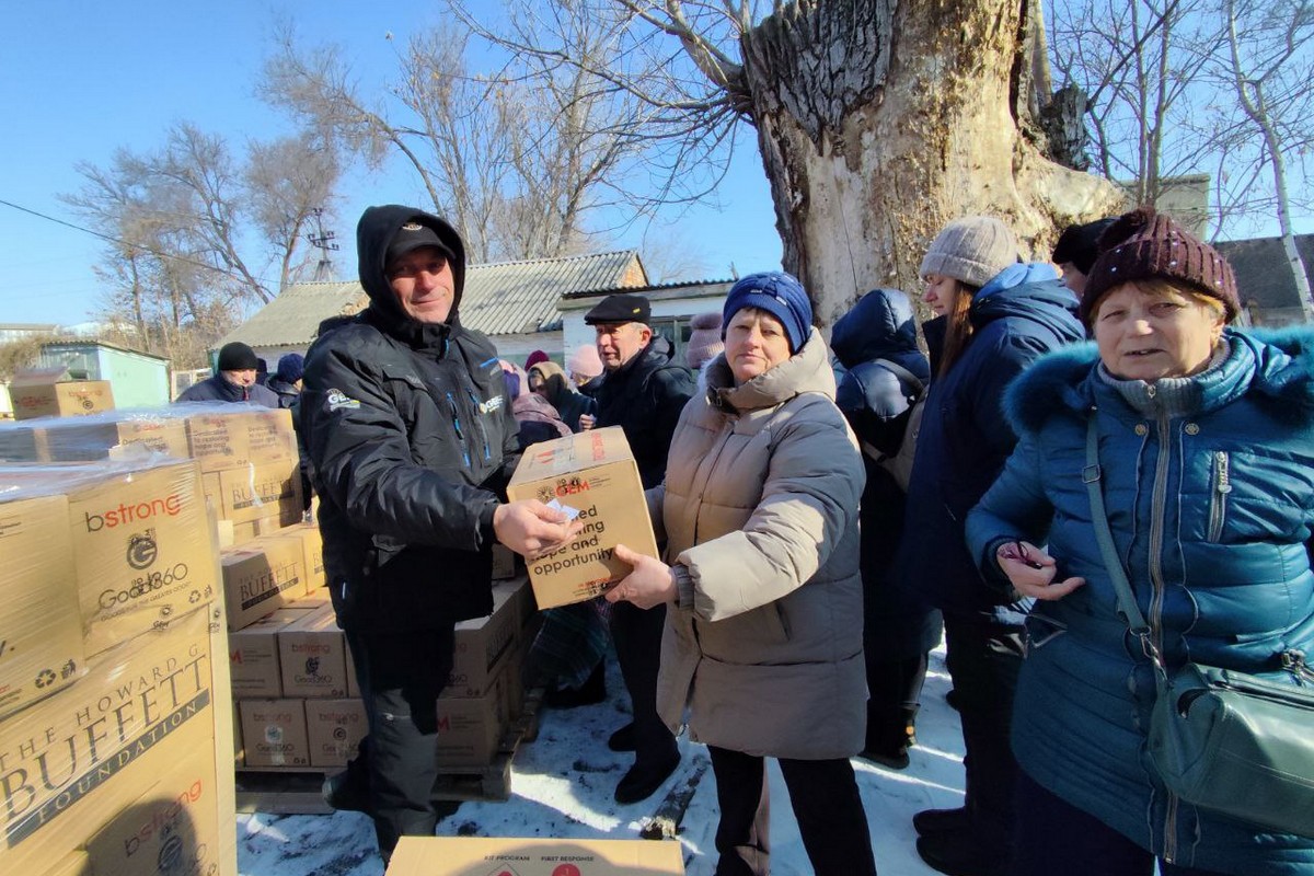 У Томаківці родини з дітьми та особи з інвалідністю отримали продуктові набори від GEM (фото)