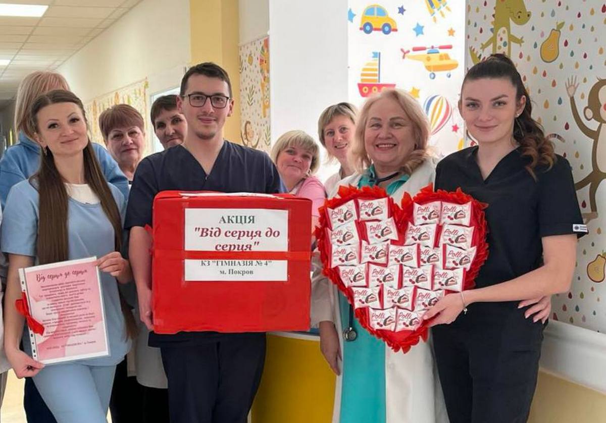 Дитяча лікарня Нікополя отримала солодощі від школярів з Покрова (фото) 1 Дитяча лікарня Нікополя