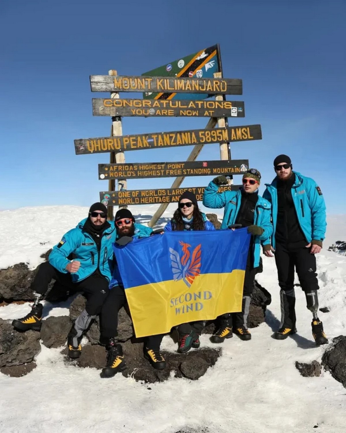 Військова з Дніпропетровщини після важких поранень піднялася на найвищу вершину Африки