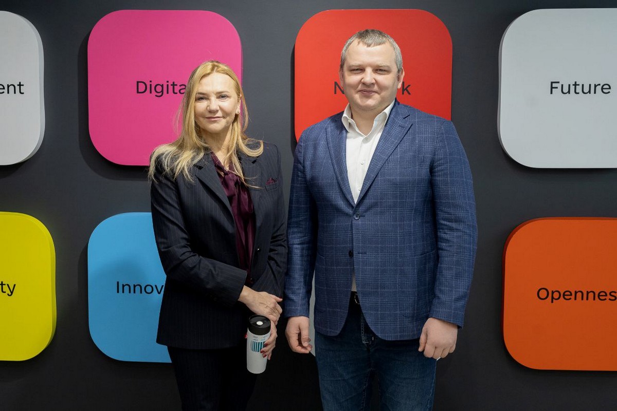 «Допомагаємо тим, хто цього потребує»: на Дніпропетровщині працює 12 Центрів життєстійкості 1 На Дніпропетровщині 10