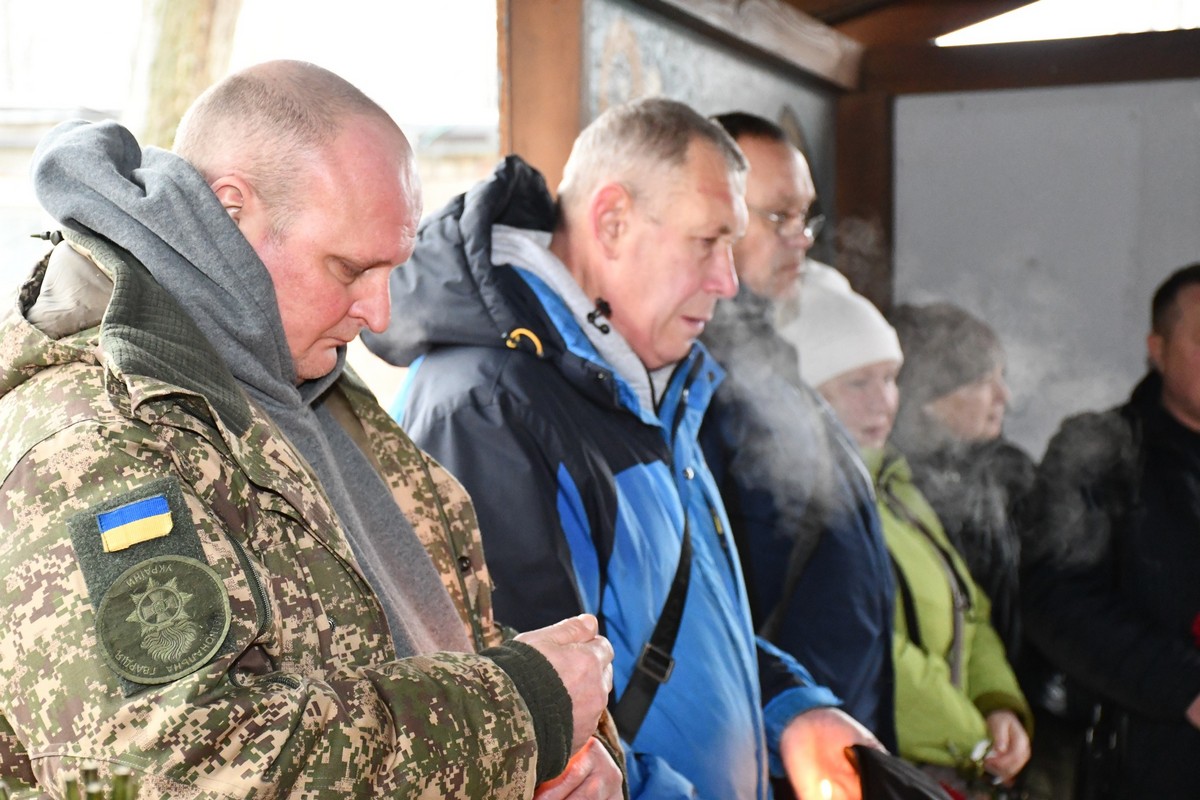 Нікополь провів в останню путь Захисника Сергія Левченка (фото) 3