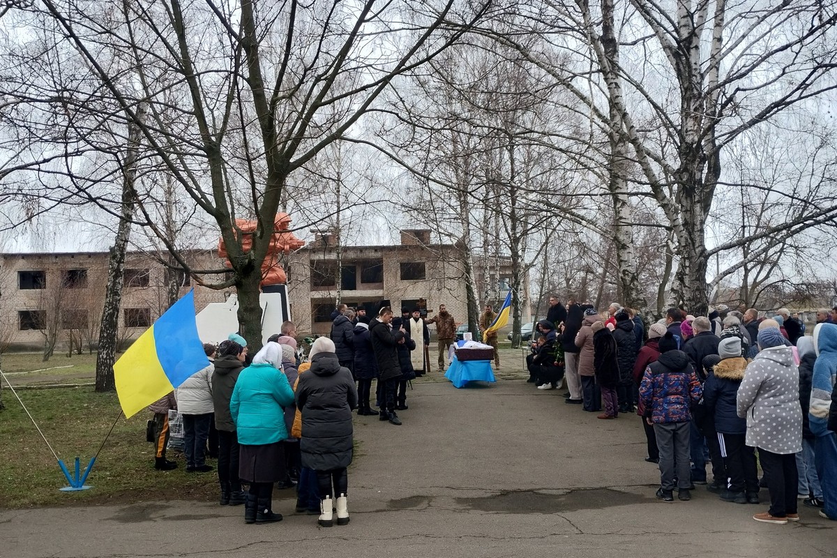 Нікопольщина провела в останню путь Захисника Івана  Круковця (фото)