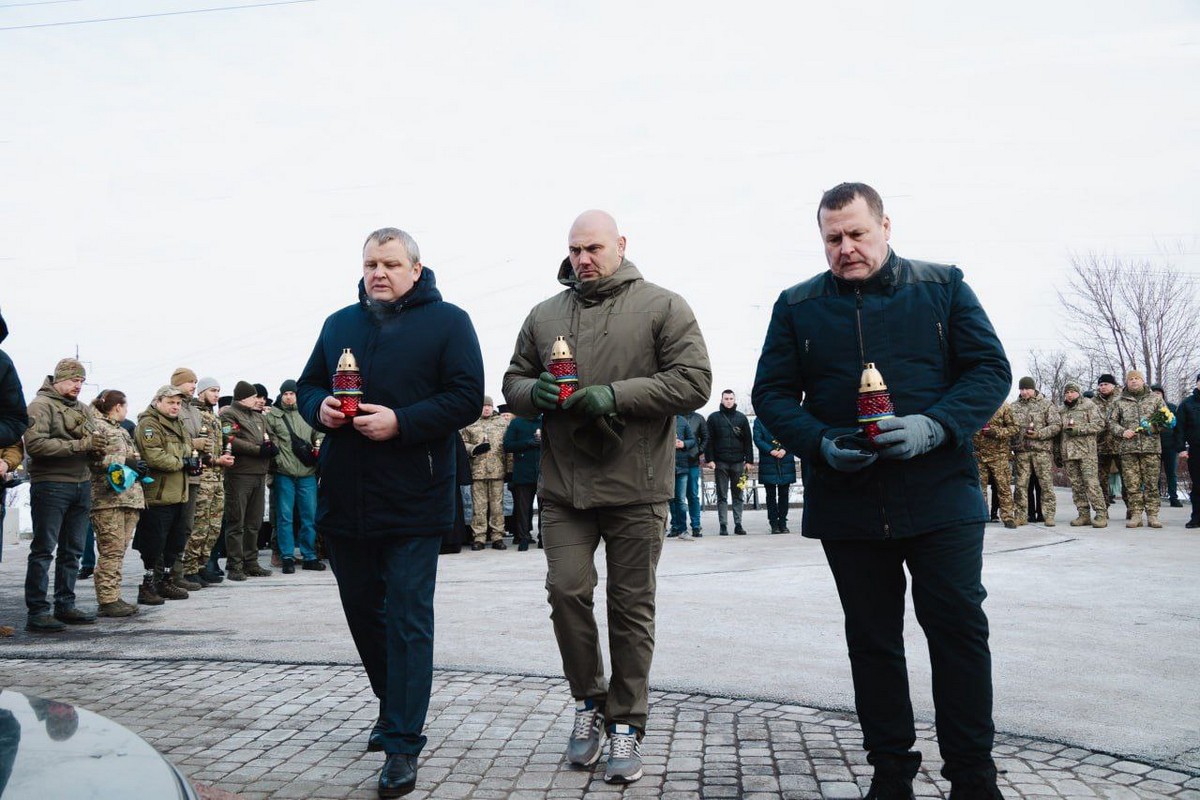 У Дніпрі вшанували пам'ять Героїв та Героїнь, які віддали свої життя у війні з росією (фото) 1 У Дніпрі 6