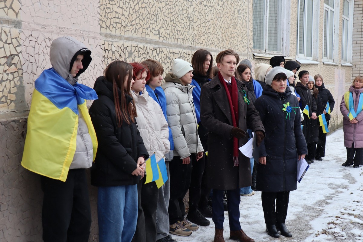 У Покрові відкрили меморіальну дошку полеглому Захиснику Сергію Горілому (фото) 3